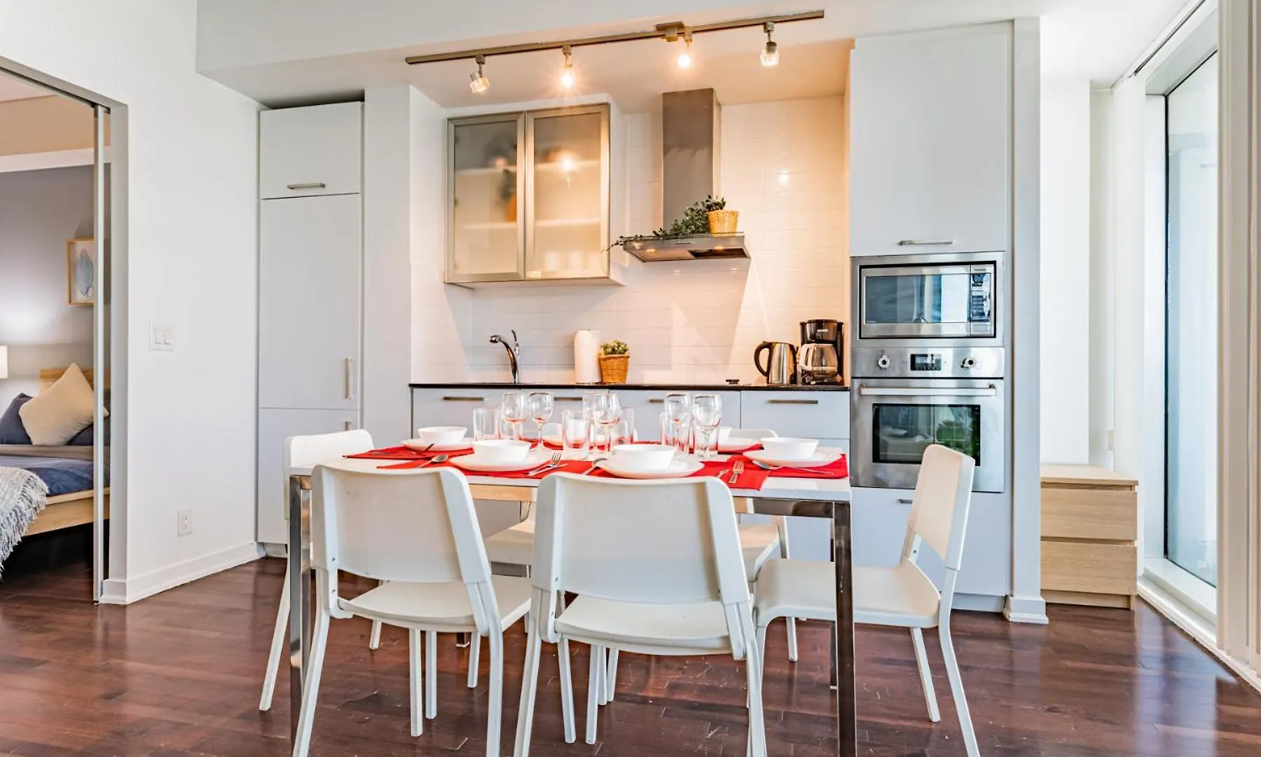 York Suites 5 Toronto 0*,  Canada